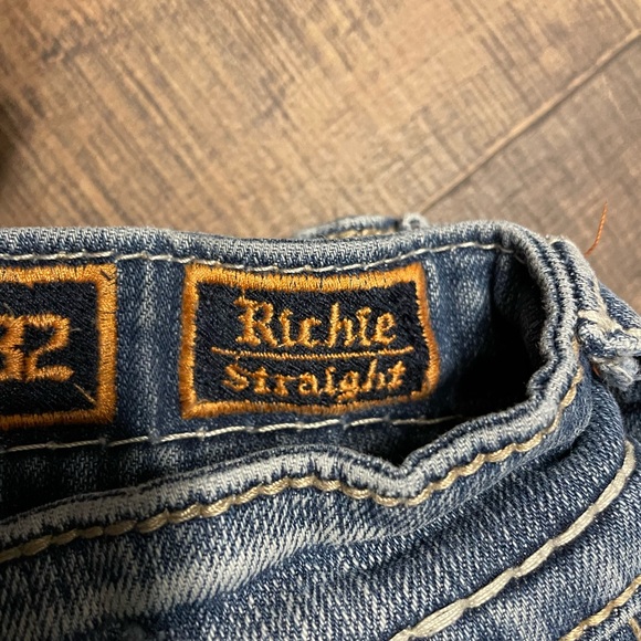 Rock Revival Jeans - Picture 5 of 5